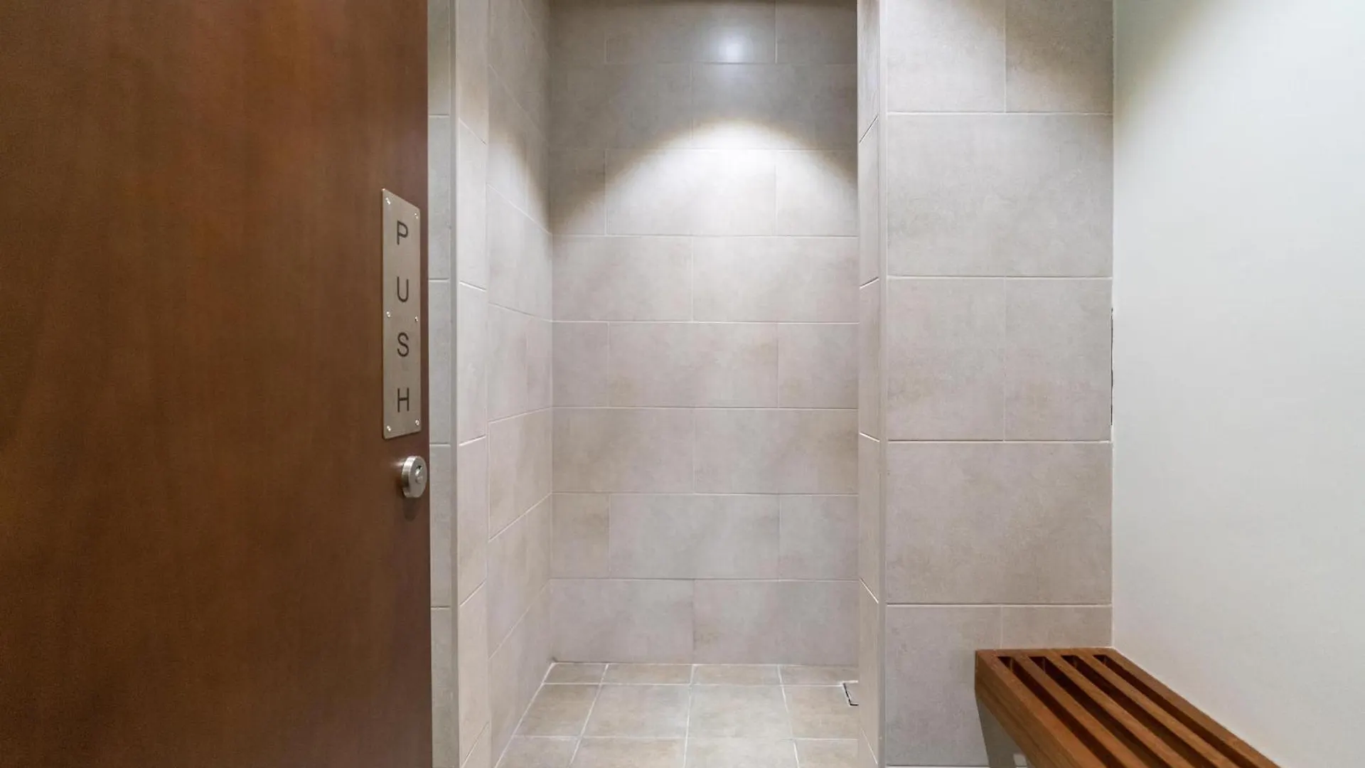 Relaxing 2Br At Vera Residences 두바이 아파트